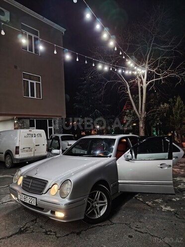 Mercedes E 240 1997, 281,491 km - 2.4 l - Qax