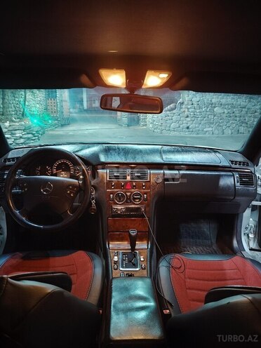 Mercedes E 240 1997, 281,491 km - 2.4 l - Qax