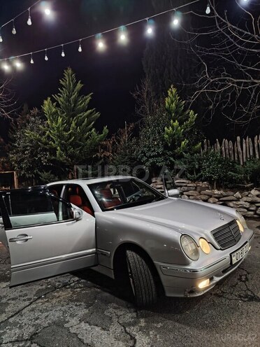 Mercedes E 240 1997, 281,491 km - 2.4 l - Qax