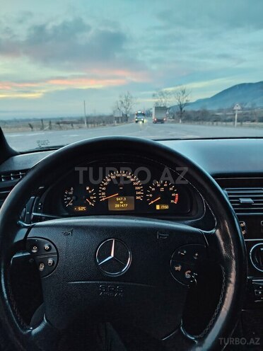 Mercedes E 240 1997, 281,491 km - 2.4 l - Qax