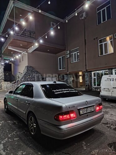 Mercedes E 240 1997, 281,491 km - 2.4 l - Qax