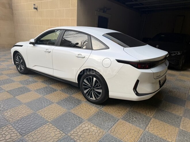 Changan Qiyuan A05 2025, 1,800 km - 1.5 l - Bakı