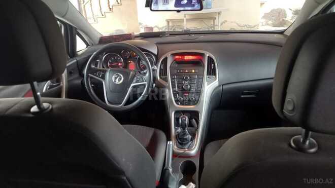 Opel Astra 2011, 213,000 km - 1.4 л - Bakı
