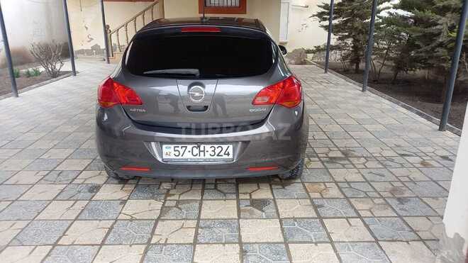 Opel Astra 2011, 213,000 km - 1.4 л - Bakı