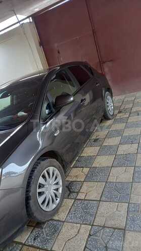 Opel Astra 2011, 213,000 km - 1.4 л - Bakı