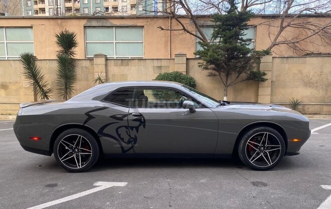 Dodge Challenger-5