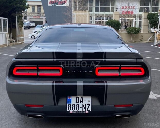 Dodge Challenger-7