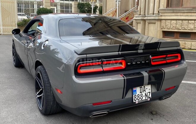 Dodge Challenger-6