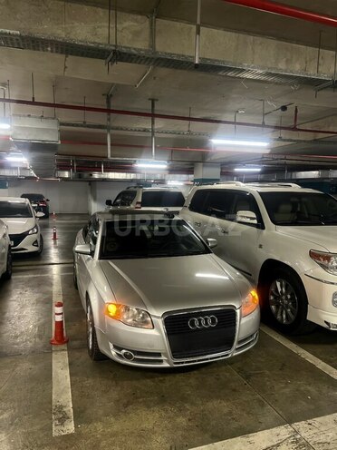 Audi A4-1
