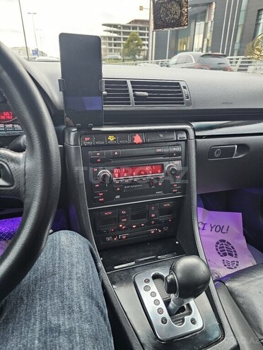 Audi A4-10