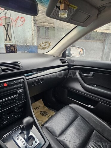 Audi A4-11