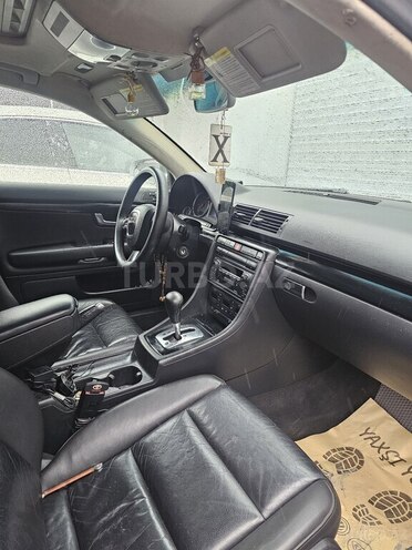 Audi A4-12