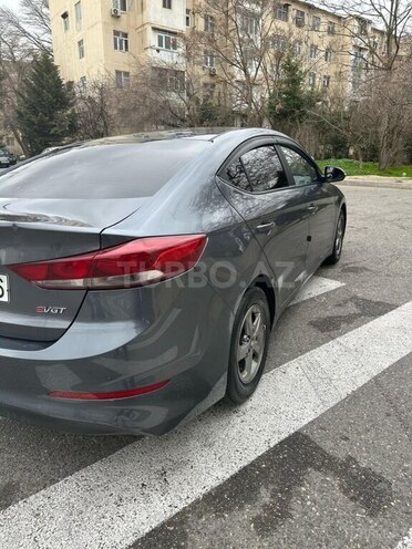 Hyundai Avante 2016, 215,000 km - 1.6 l - Bakı