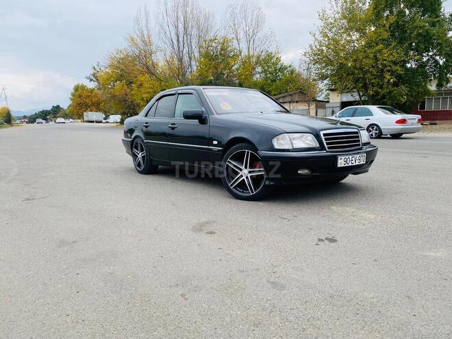 Mercedes C 200 2000, 254,025 km - 2.0 l - Tovuz