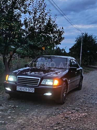 Mercedes C 200 2000, 254,025 km - 2.0 l - Tovuz