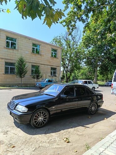 Mercedes C 200 2000, 254,025 km - 2.0 l - Tovuz