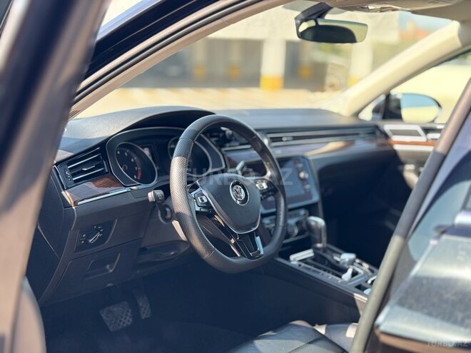 Volkswagen Passat 2017, 107,000 km - 1.8 л - Bakı