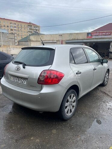 Toyota Auris-13