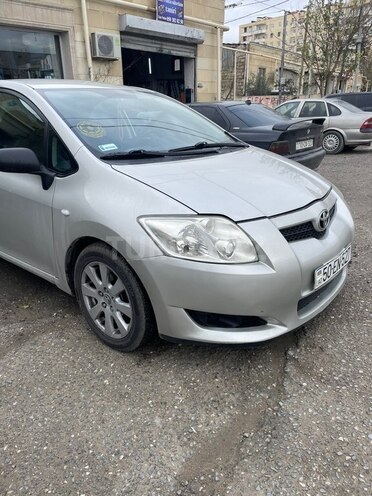 Toyota Auris-11