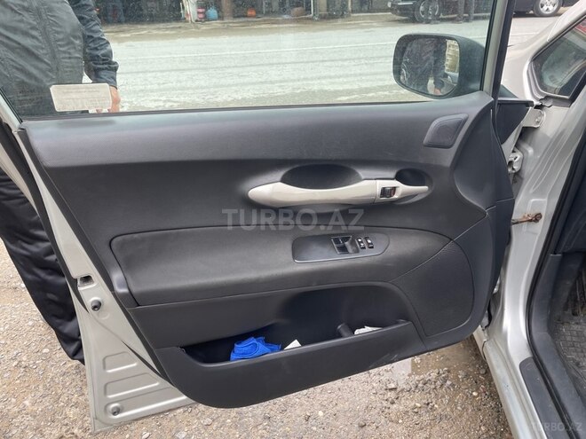 Toyota Auris-7