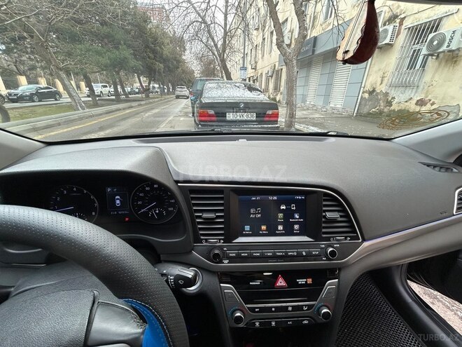 Hyundai Elantra 2017, 172,704 km - 2.0 l - Bakı