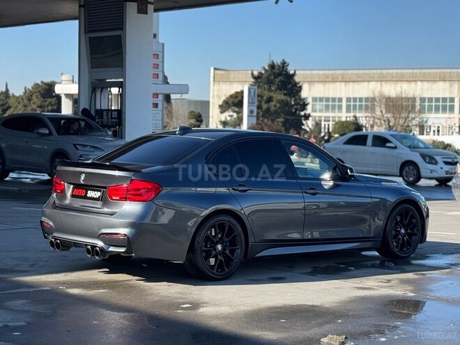 BMW 330-2