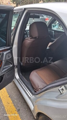 Mercedes E 240-9