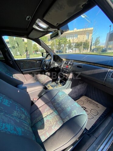 Mercedes E 240 1998, 413,651 km - 2.4 l - Bakı