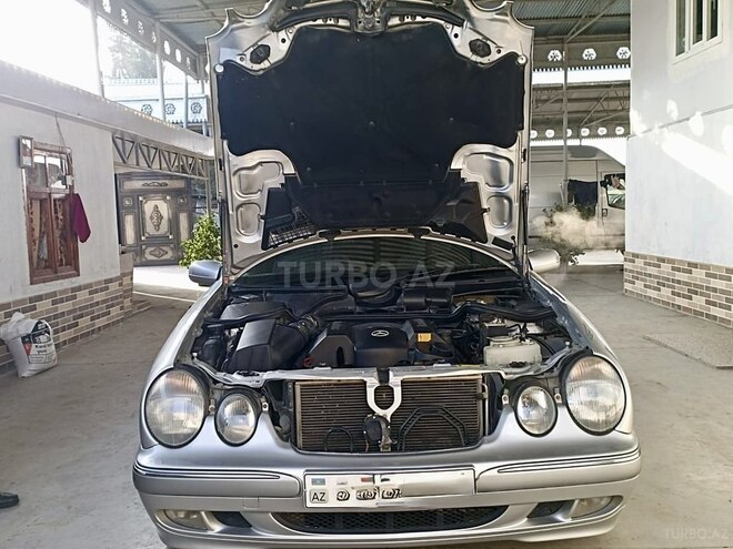 Mercedes E 240 2000, 183,708 km - 2.4 l - Sabirabad