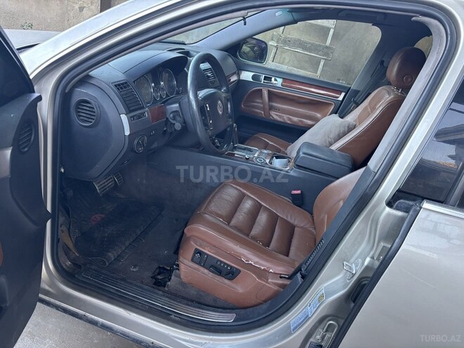 Volkswagen Touareg 2004, 254,800 km - 4.2 l - Bakı