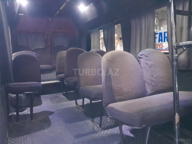 Mercedes 208 D 1992, 525,000 km - 2.3 l - Salyan
