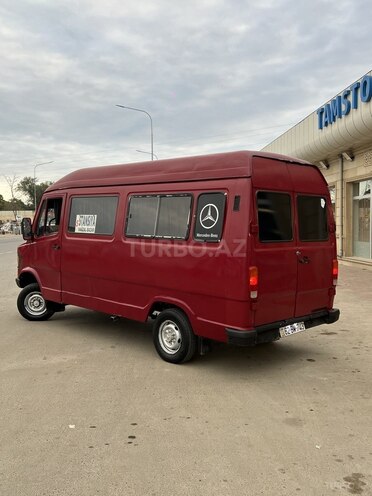 Mercedes 208 D 1992, 525,000 km - 2.3 l - Salyan