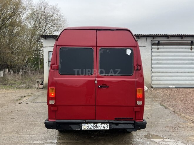 Mercedes 208 D 1992, 525,000 km - 2.3 l - Salyan