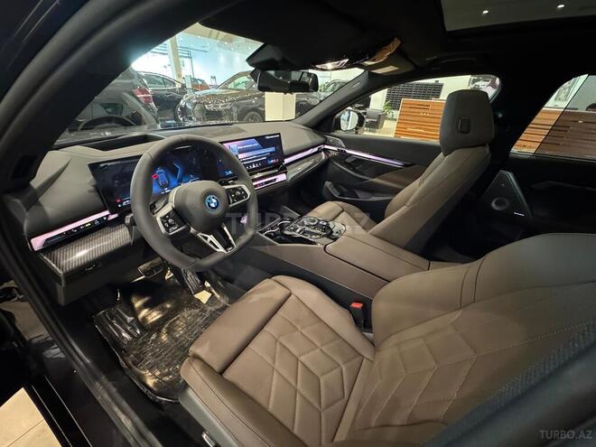 BMW 530e-11