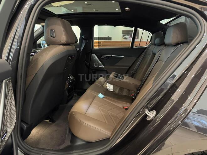 BMW 530e-13