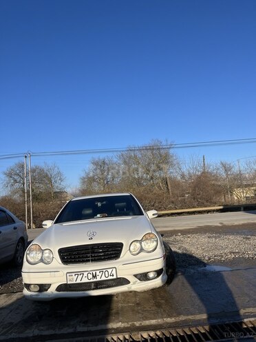 Mercedes C 230 2007, 220,000 km - 2.5 l - Neftçala