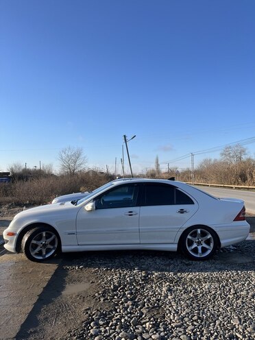 Mercedes C 230 2007, 220,000 km - 2.5 l - Neftçala