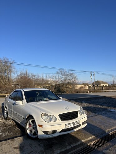 Mercedes C 230 2007, 220,000 km - 2.5 l - Neftçala