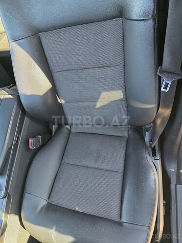 Mercedes E 220 2009, 261,817 km - 2.1 л - Bakı