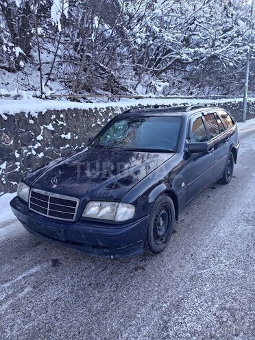 Mercedes C 180 1998, 600,000 km - 1.8 l - Quba