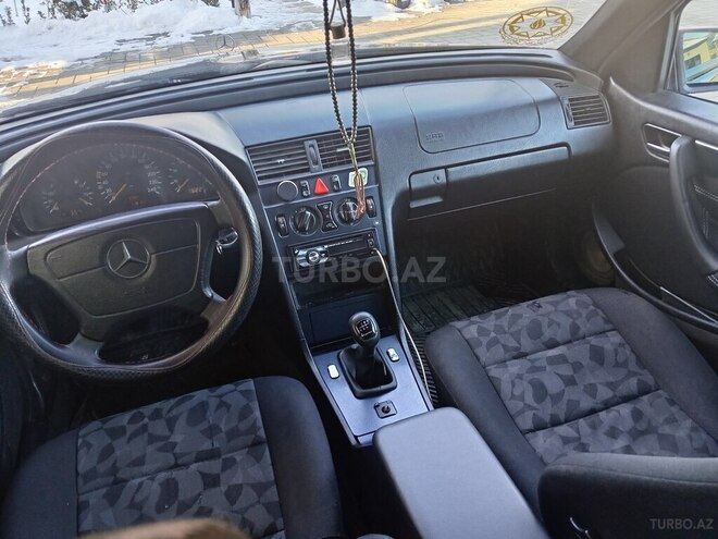 Mercedes C 180 1998, 600,000 km - 1.8 l - Quba
