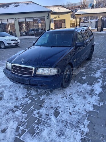 Mercedes C 180 1998, 600,000 km - 1.8 l - Quba