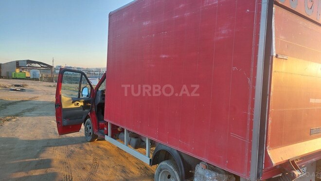 Ford Transit-8