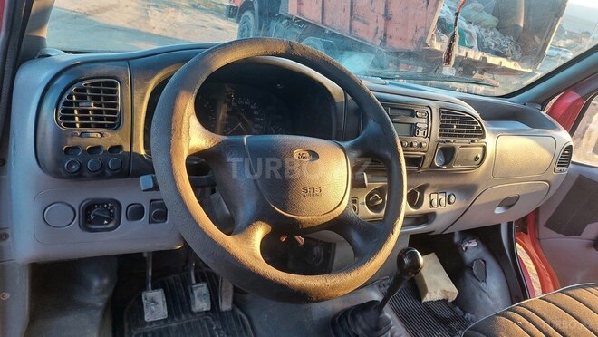 Ford Transit-6
