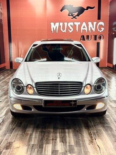 Mercedes E 270-5