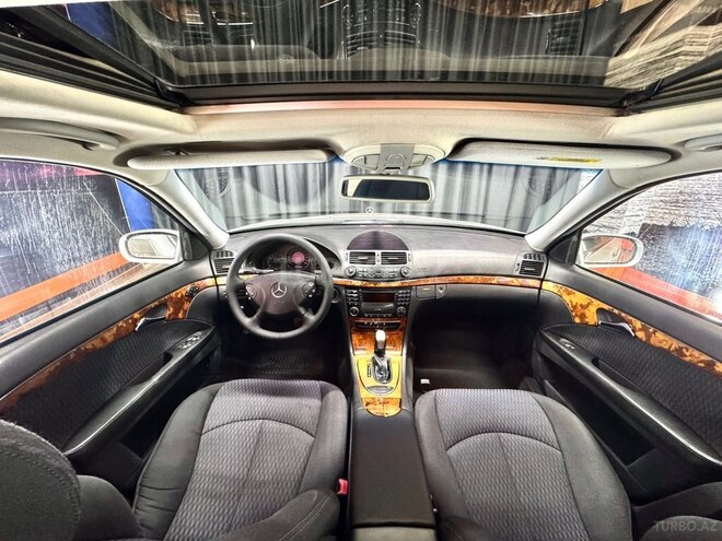 Mercedes E 270-12