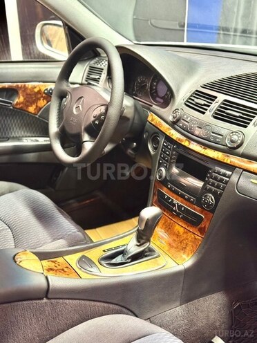 Mercedes E 270-17