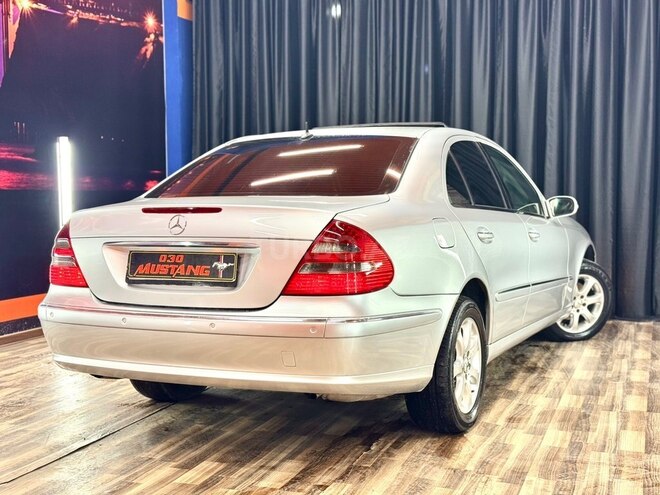 Mercedes E 270-10
