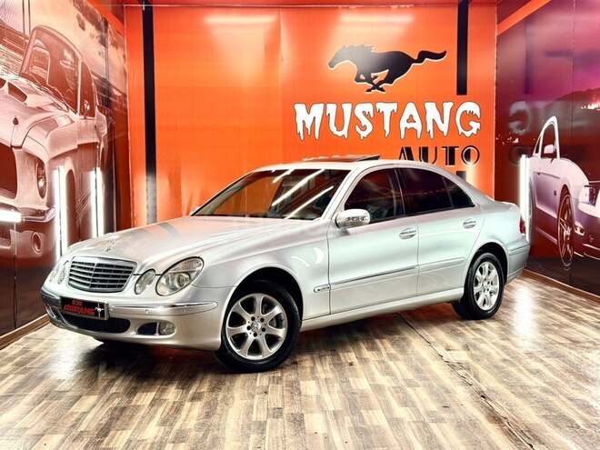 Mercedes E 270-1