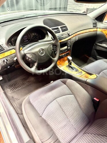 Mercedes E 270-14